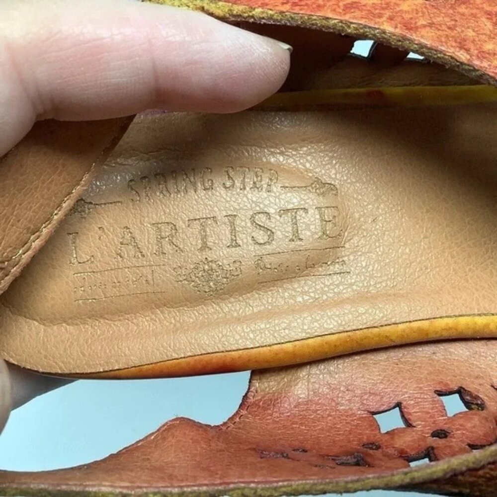 Artisan Orange Leather Sandals with Floral Accent - Picture 3 of 6